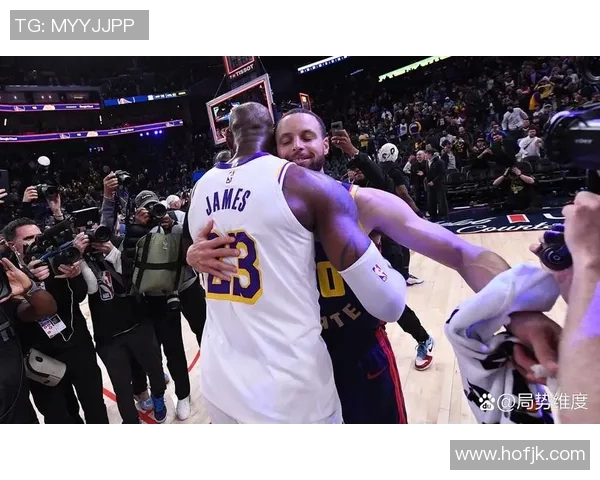 NBA常规赛最新动态：湖人勇士激战季后赛席位，欧文稳定发挥引领东西部积分榜格局